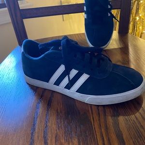 adidas sneakers women size 6.5